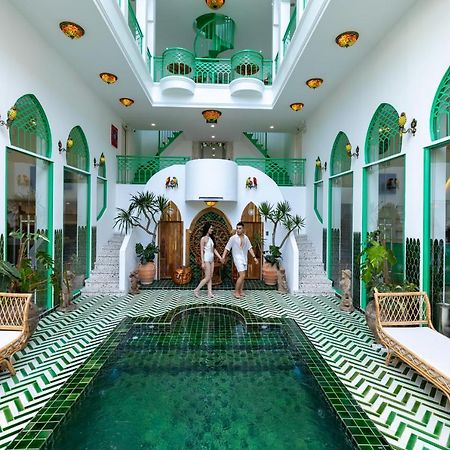 Pisces Hotel Hue Buitenkant foto