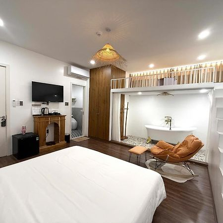 Pisces Hotel Hue Buitenkant foto