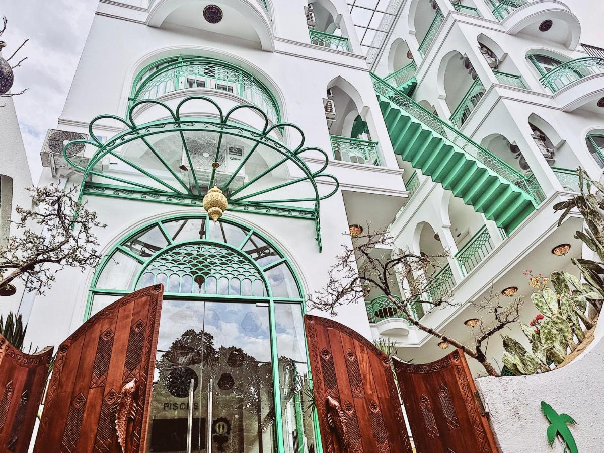 Pisces Hotel Hue Buitenkant foto