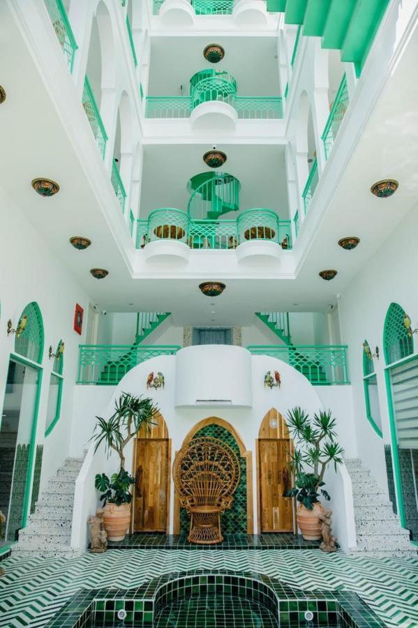 Pisces Hotel Hue Buitenkant foto