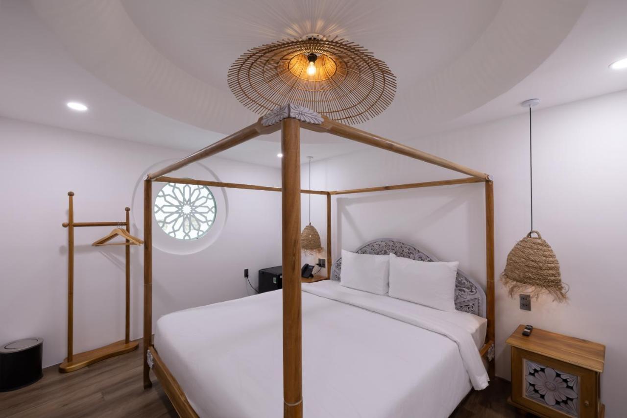 Pisces Hotel Hue Buitenkant foto