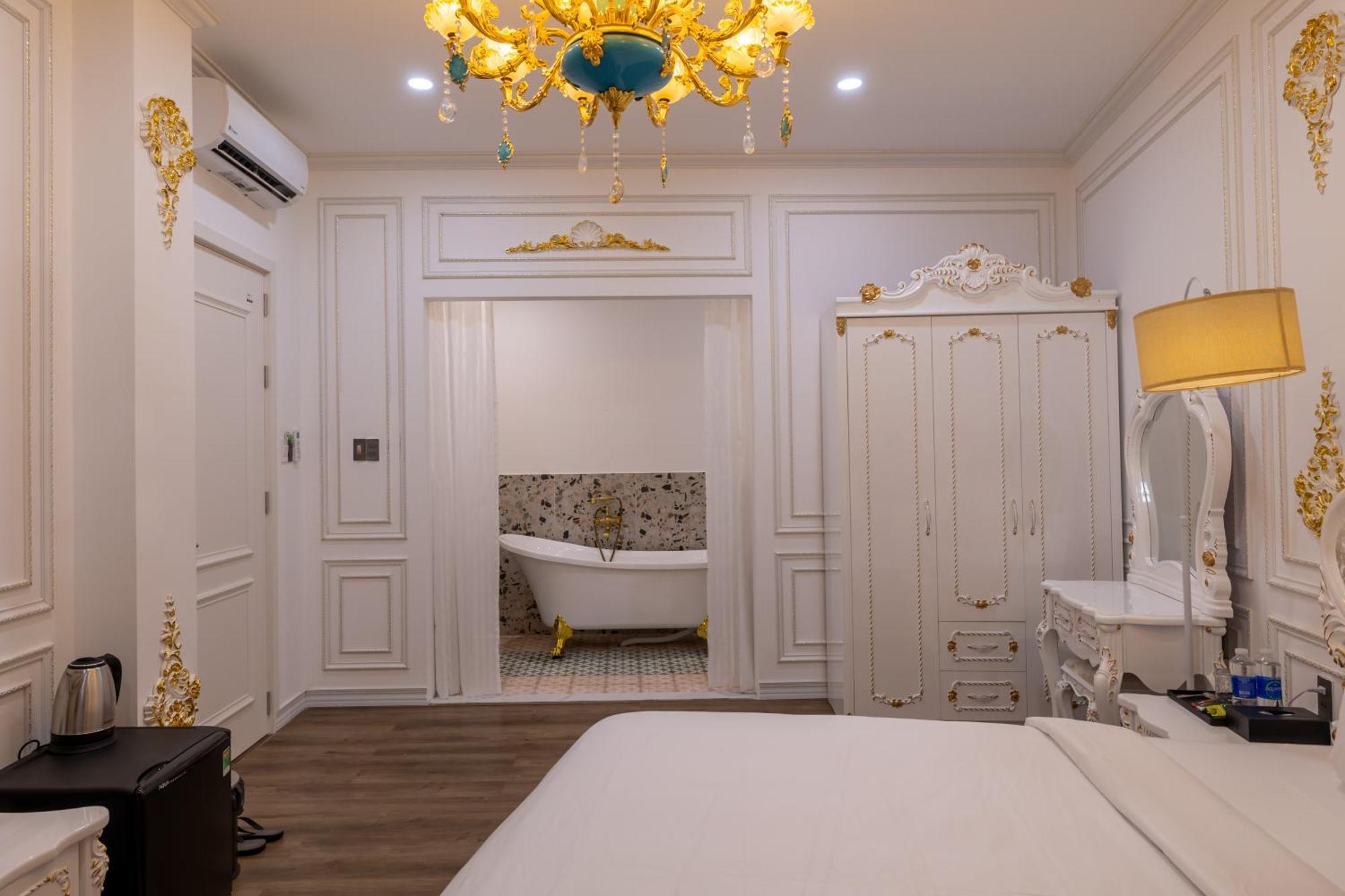Pisces Hotel Hue Buitenkant foto