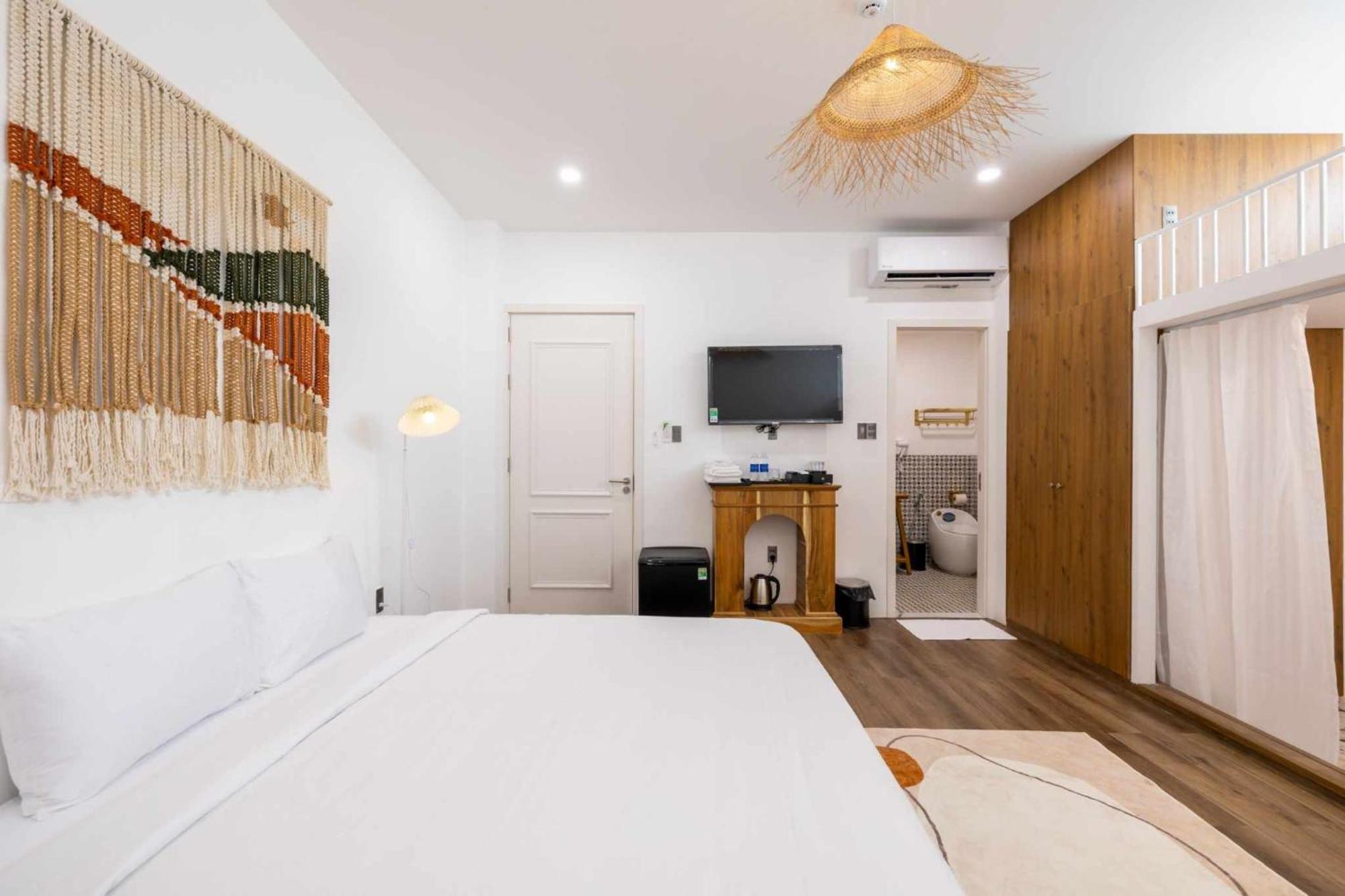 Pisces Hotel Hue Buitenkant foto