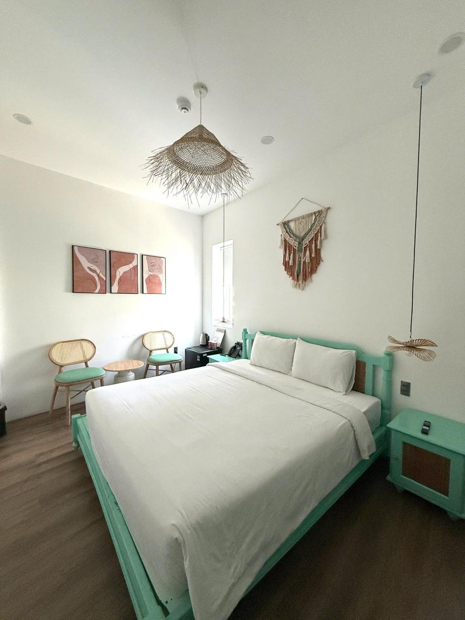Pisces Hotel Hue Buitenkant foto