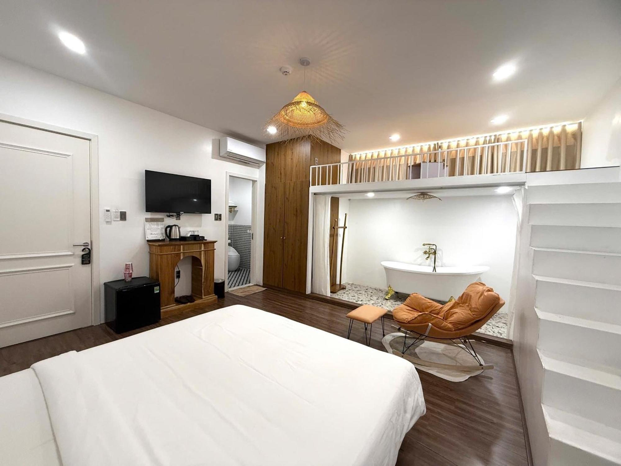 Pisces Hotel Hue Buitenkant foto